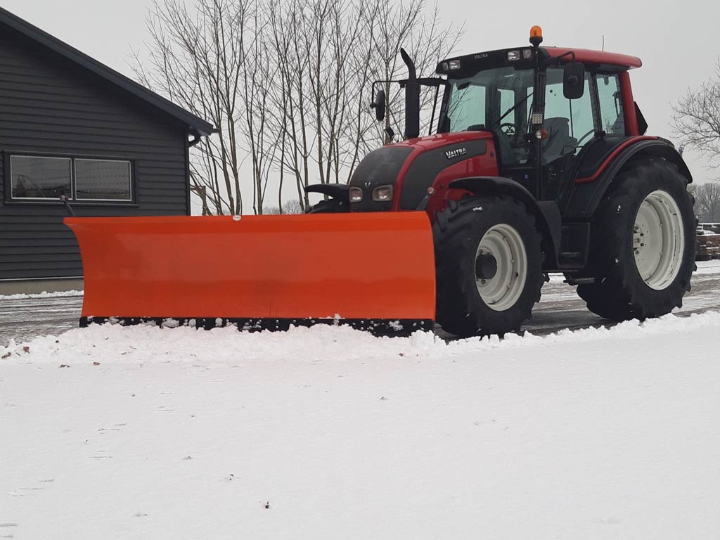 Agrarische-Dienstverlening-Dokter-Sneeuwschuiven